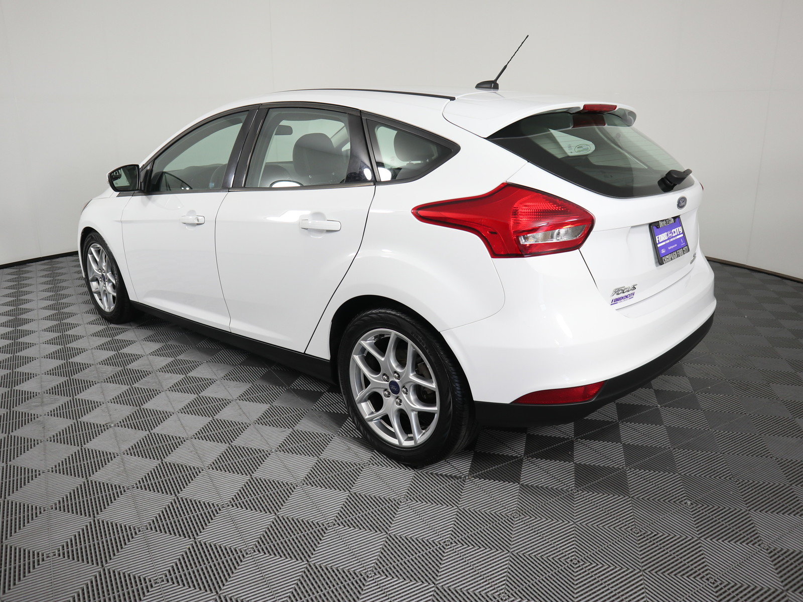 Pre-Owned 2015 Ford Focus 5dr HB SE 4dr Car In Savoy #M3807 | Drive217