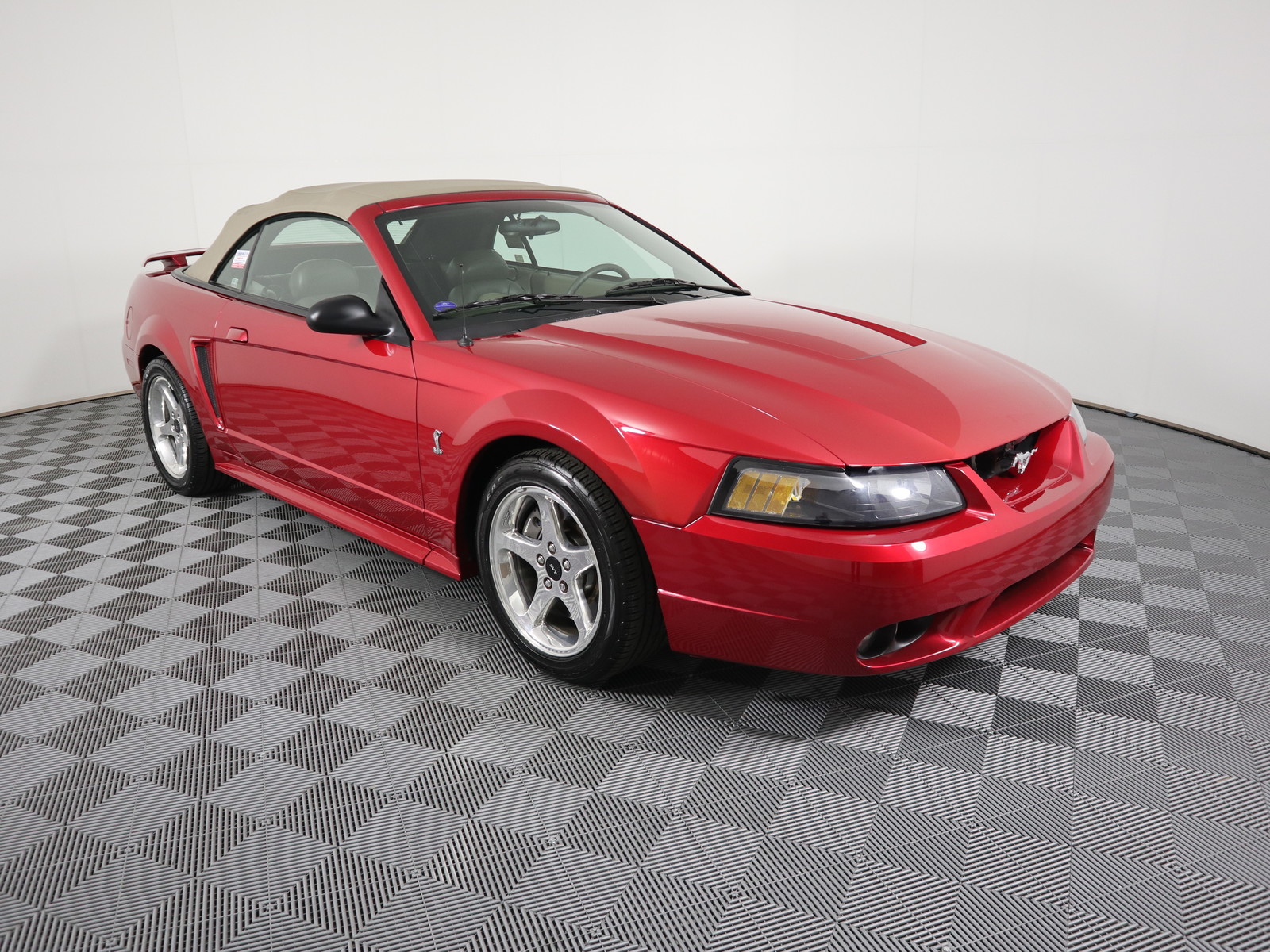 Pre-Owned 2001 Ford Mustang 2dr Convertible SVT Cobra Convertible