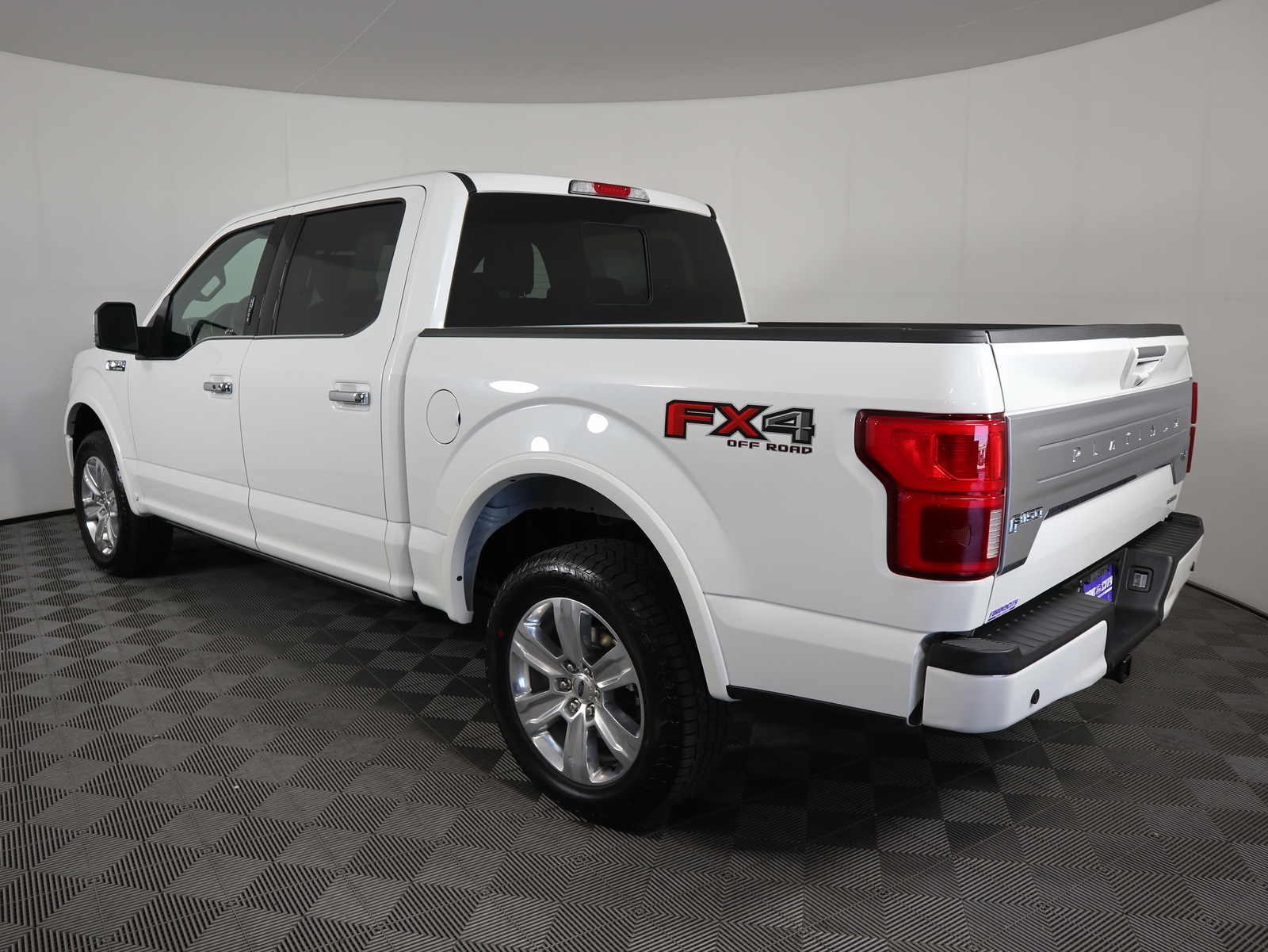 new-2020-ford-f-150-platinum-4wd-supercrew-5-5-box-crew-cab-pickup-in