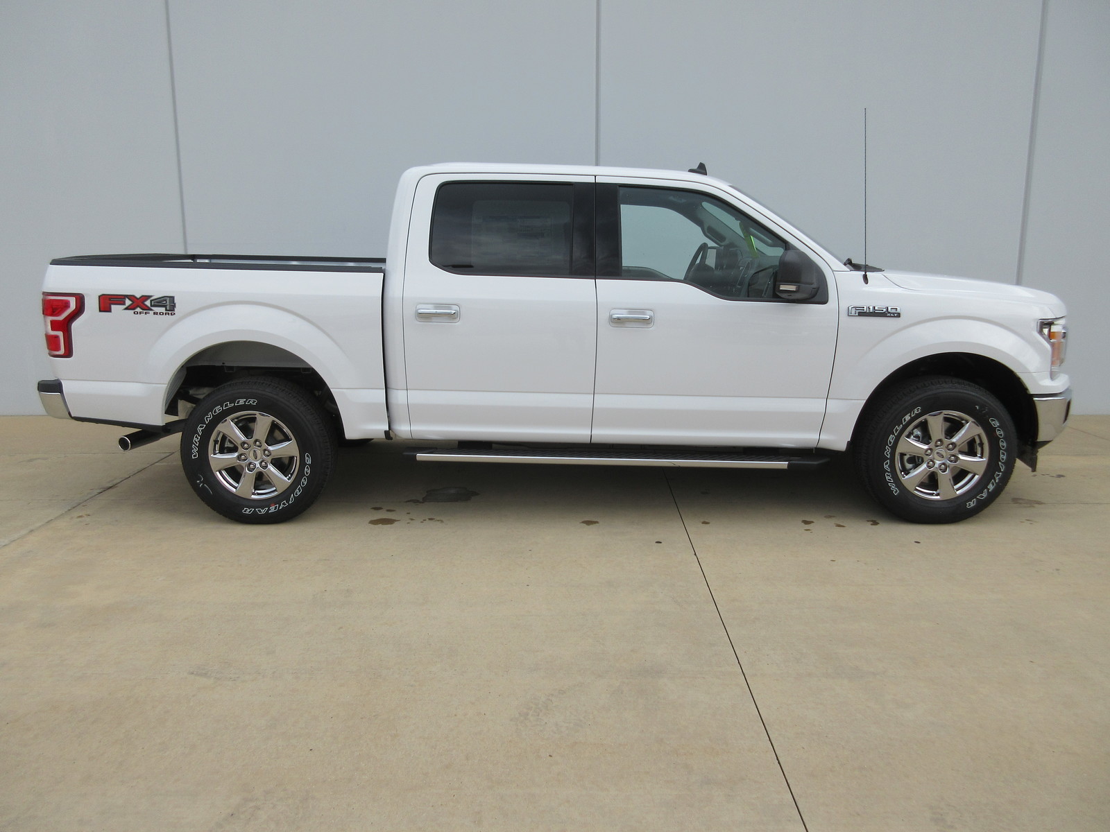 New 2019 Ford F 150 Xlt 4wd Supercrew 55 Box Crew Cab Pickup In Savoy