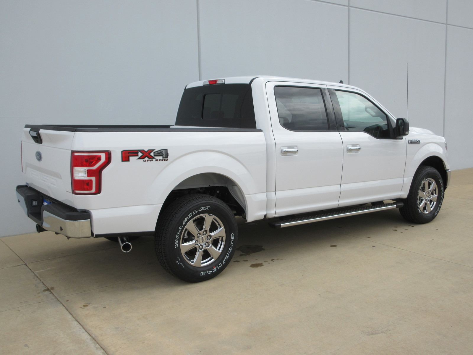 New 2019 Ford F 150 Xlt 4wd Supercrew 55 Box Crew Cab Pickup In Savoy