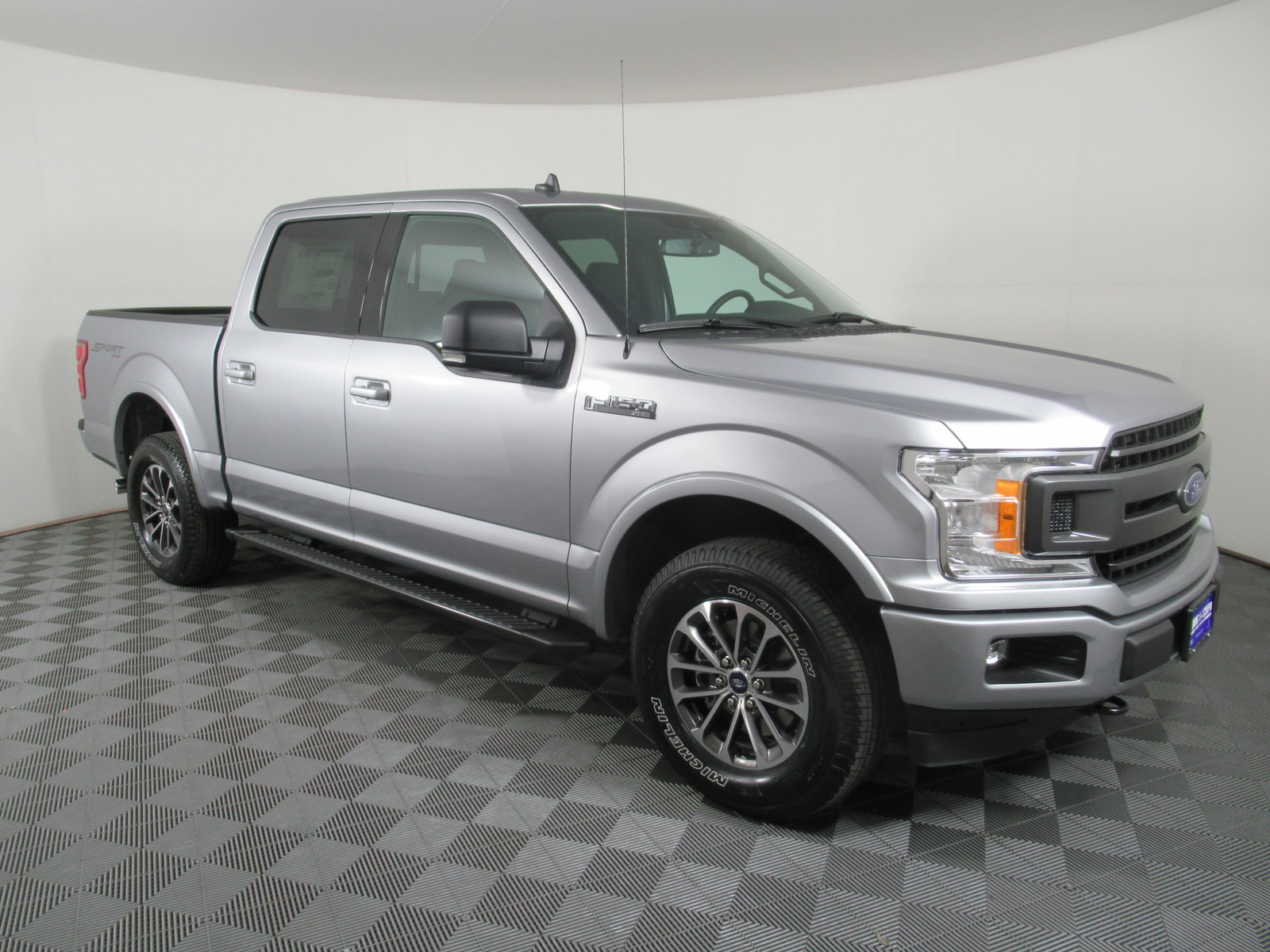 New 2020 Ford F-150 XLT 4WD SuperCrew 5.5' Box Crew Cab Pickup in Savoy 2020 F 150 Xlt 4x4 Towing Capacity