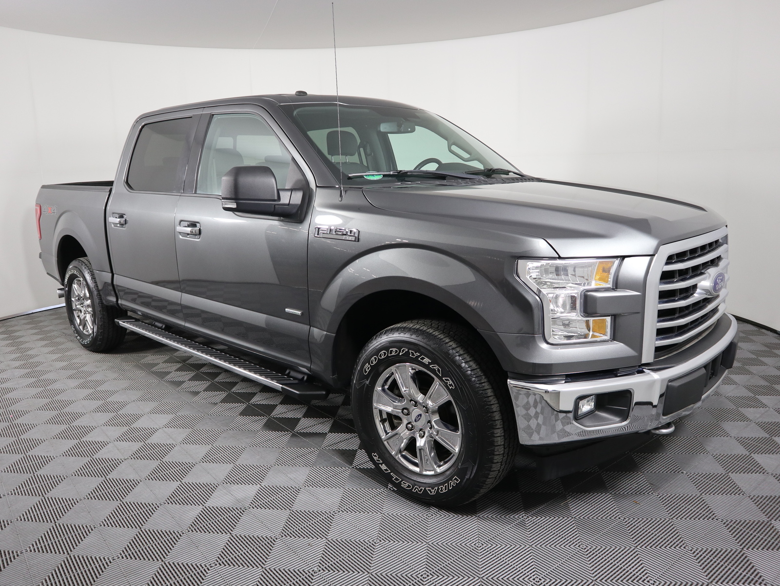 Pre-Owned 2017 Ford F-150 XLT 4WD SuperCrew 5.5' Box Crew Cab Pickup in ...