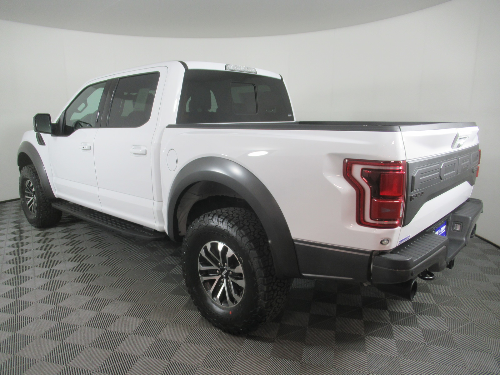 New 2020 Ford F-150 Raptor 4WD SuperCrew 5.5' Box Crew Cab Pickup in