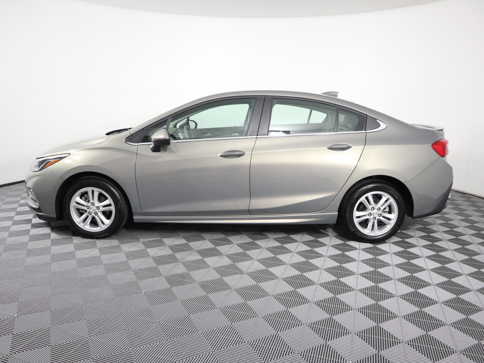 Chevrolet cruze 4dr nb