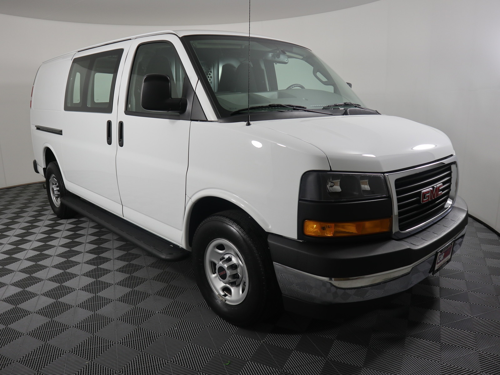 Pre Owned 2018 Gmc Savana Rwd 2500 135 Full Size Cargo Van In Savoy T01074 Drive217 1060