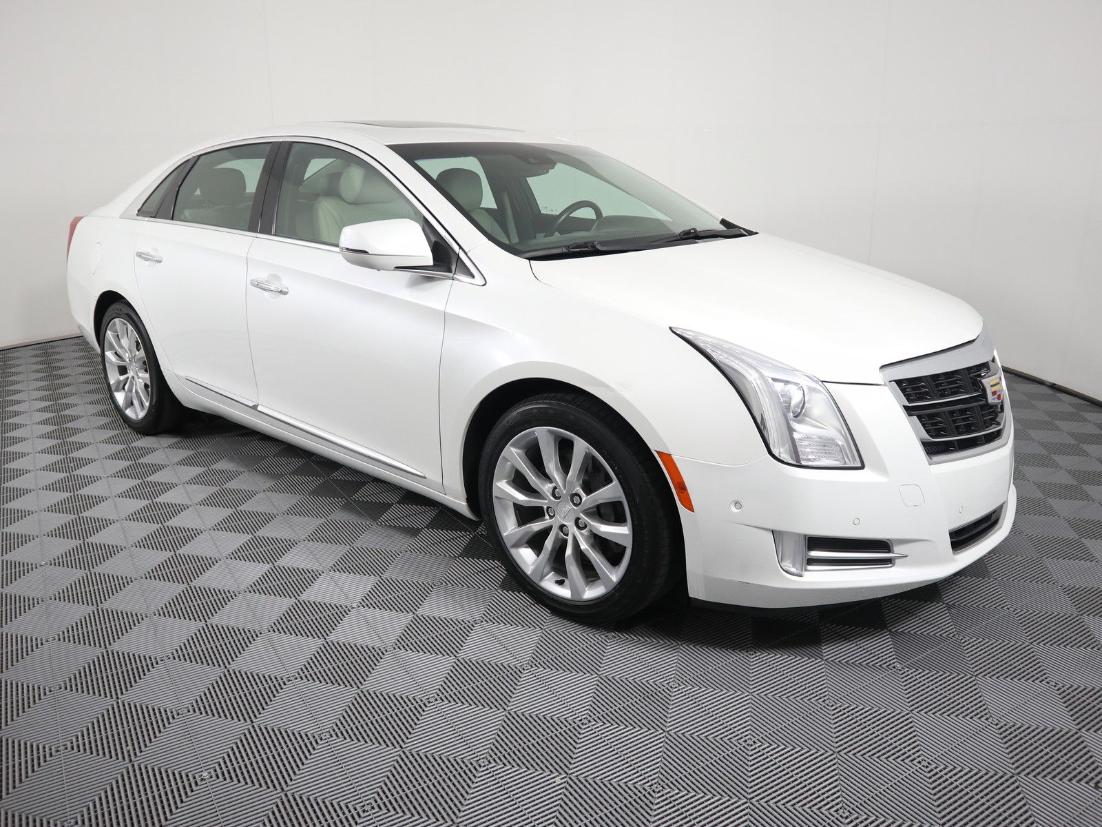 Pre-Owned 2016 Cadillac XTS 4dr Sdn Luxury Collection FWD 4dr Car in ...