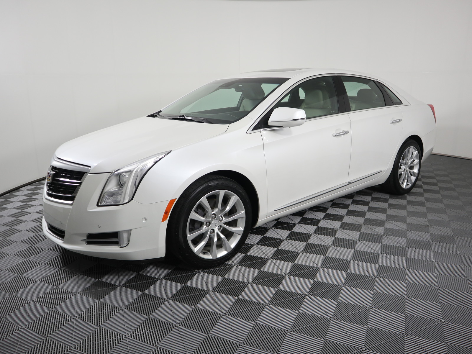 Pre-Owned 2016 Cadillac XTS 4dr Sdn Luxury Collection FWD 4dr Car in