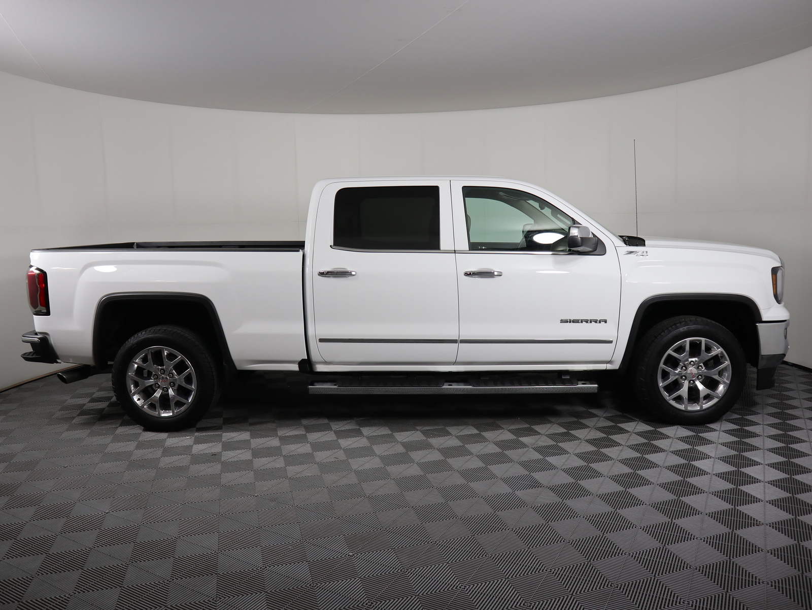 Pre-Owned 2017 GMC Sierra 1500 4WD Crew Cab 153.0 SLT Crew Cab Pickup ...