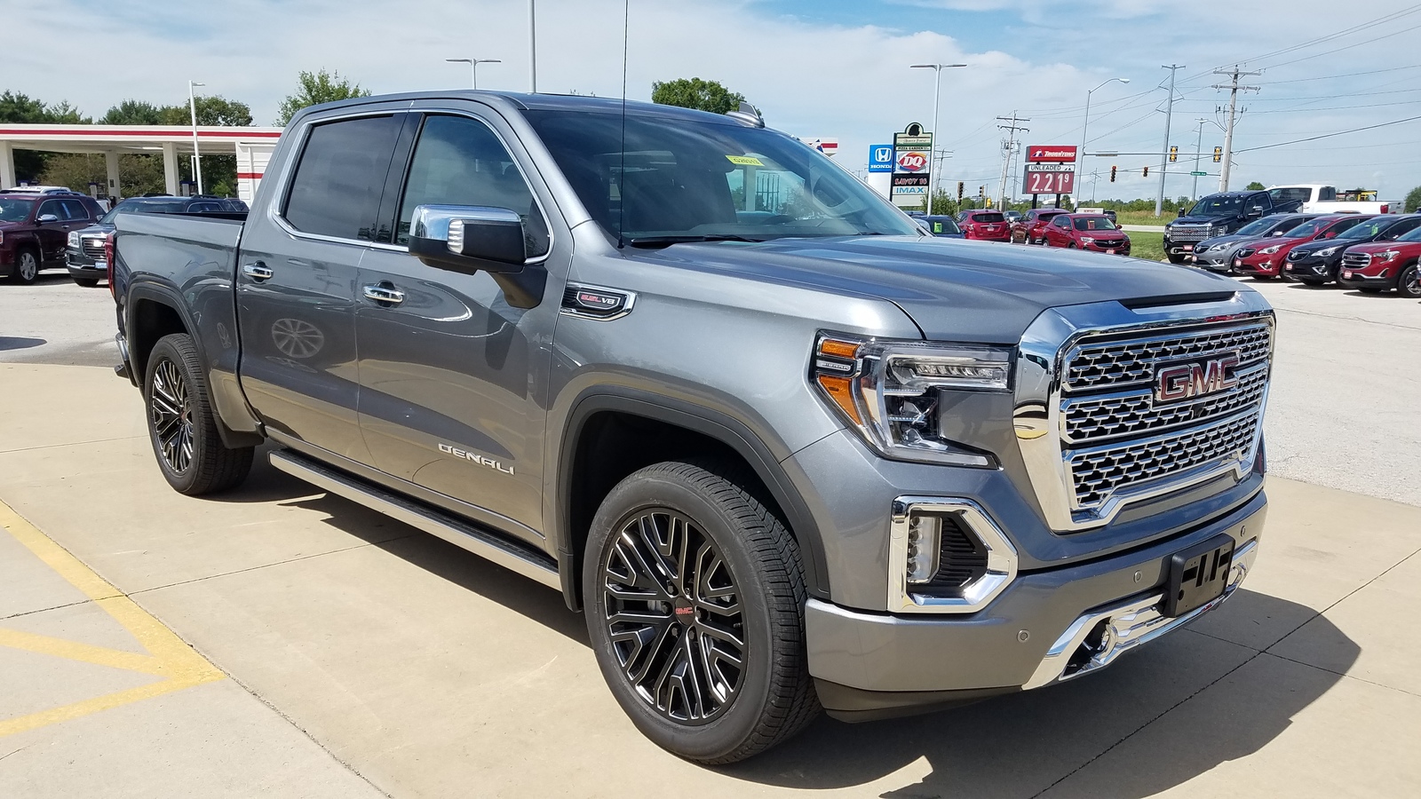 New 2020 GMC Sierra 1500 4WD Crew Cab 147 Denali Crew Cab Pickup in ...