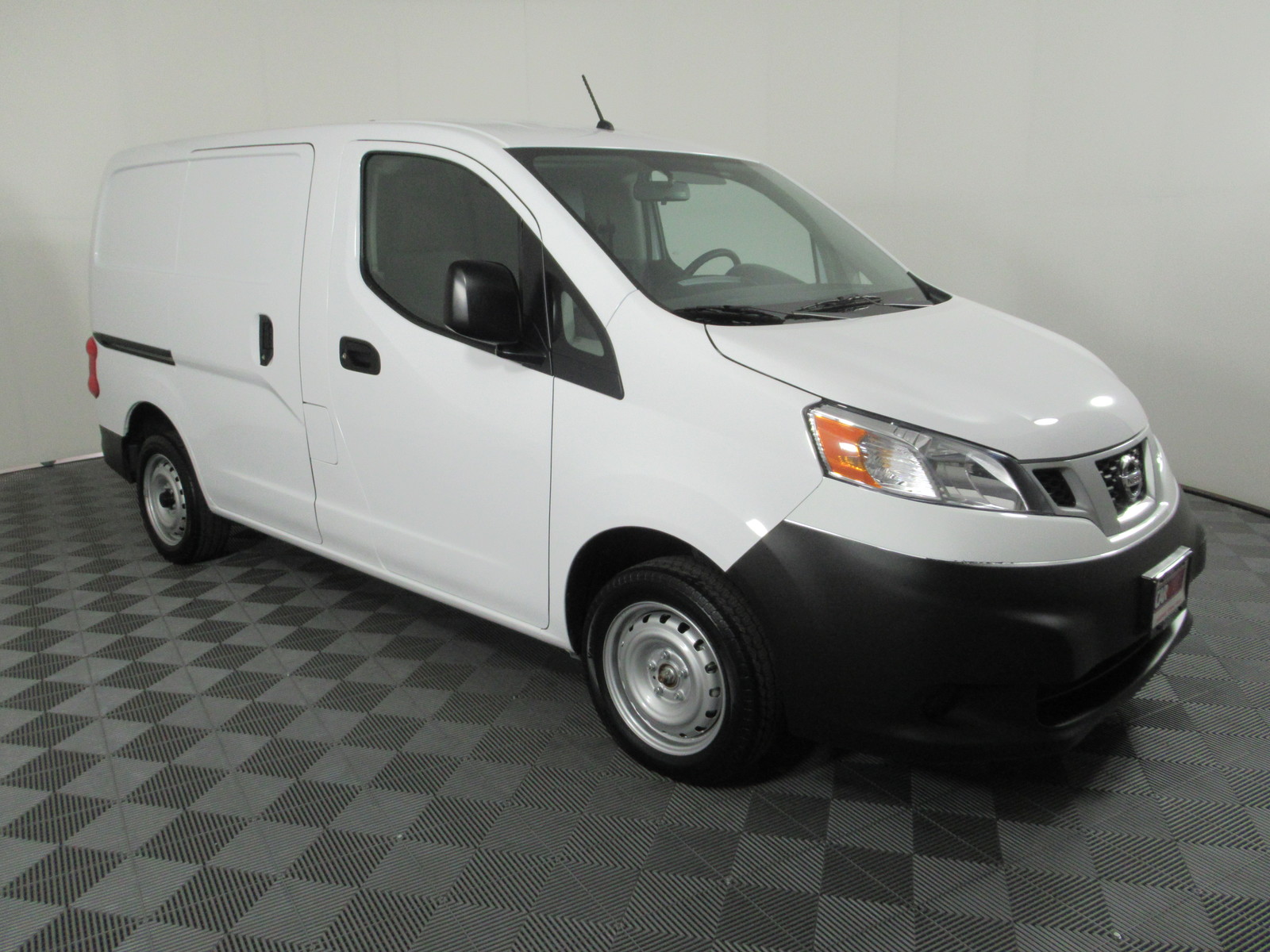 Pre Owned 2019 Nissan Nv200 Compact I4 S Mini Van Cargo In Savoy