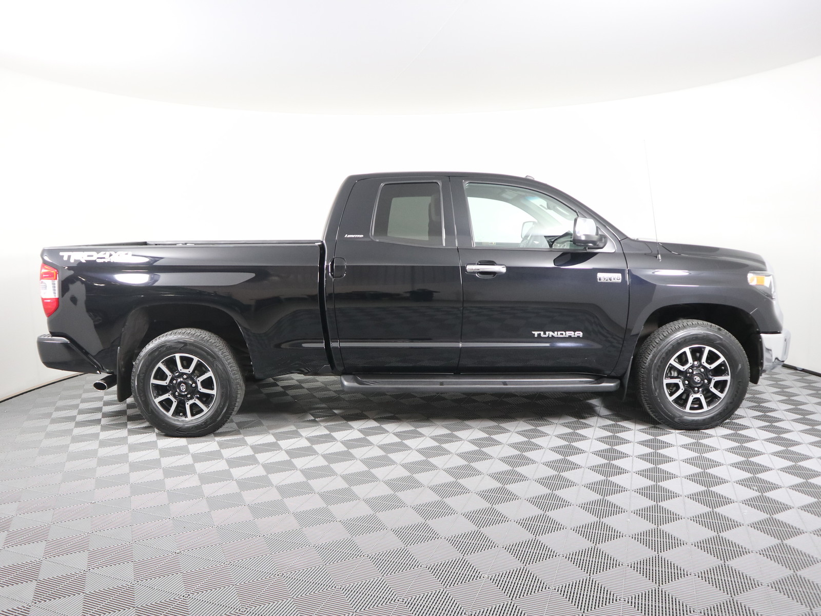 Pre-Owned 2016 Toyota Tundra 4WD Double Cab 5.7L FFV V8 6-Spd AT LTD ...