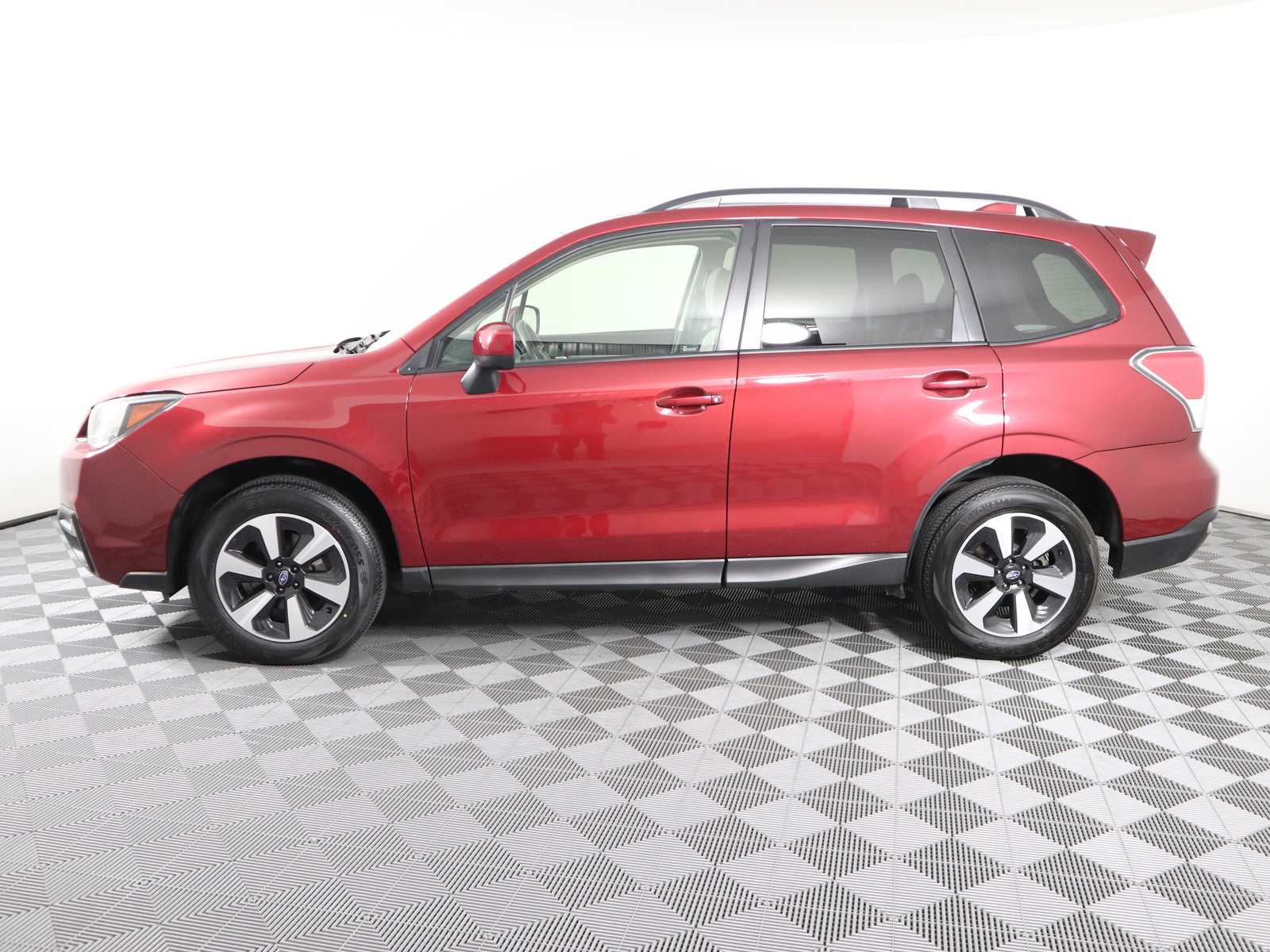 Pre-Owned 2017 Subaru Forester 2.5i Premium CVT Sport Utility in Savoy ...