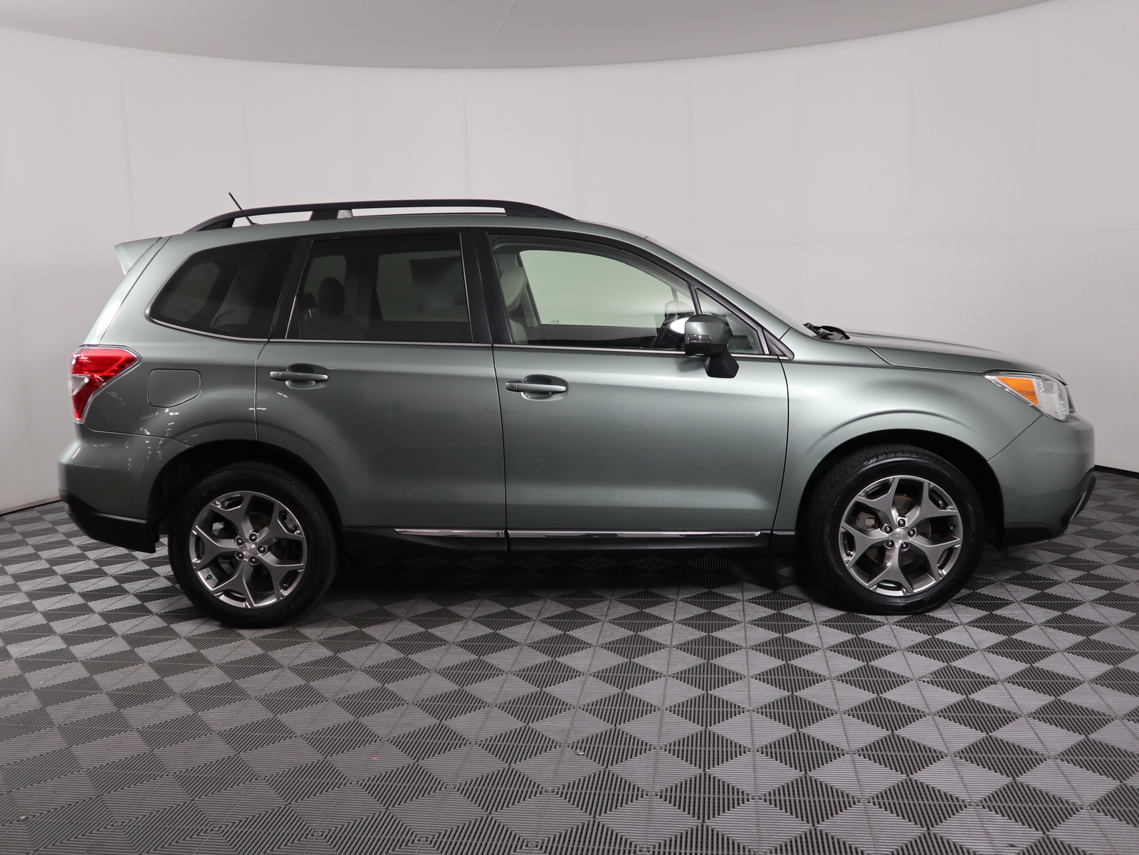 Pre-Owned 2015 Subaru Forester 4dr CVT 2.5i Touring PZEV Sport Utility ...