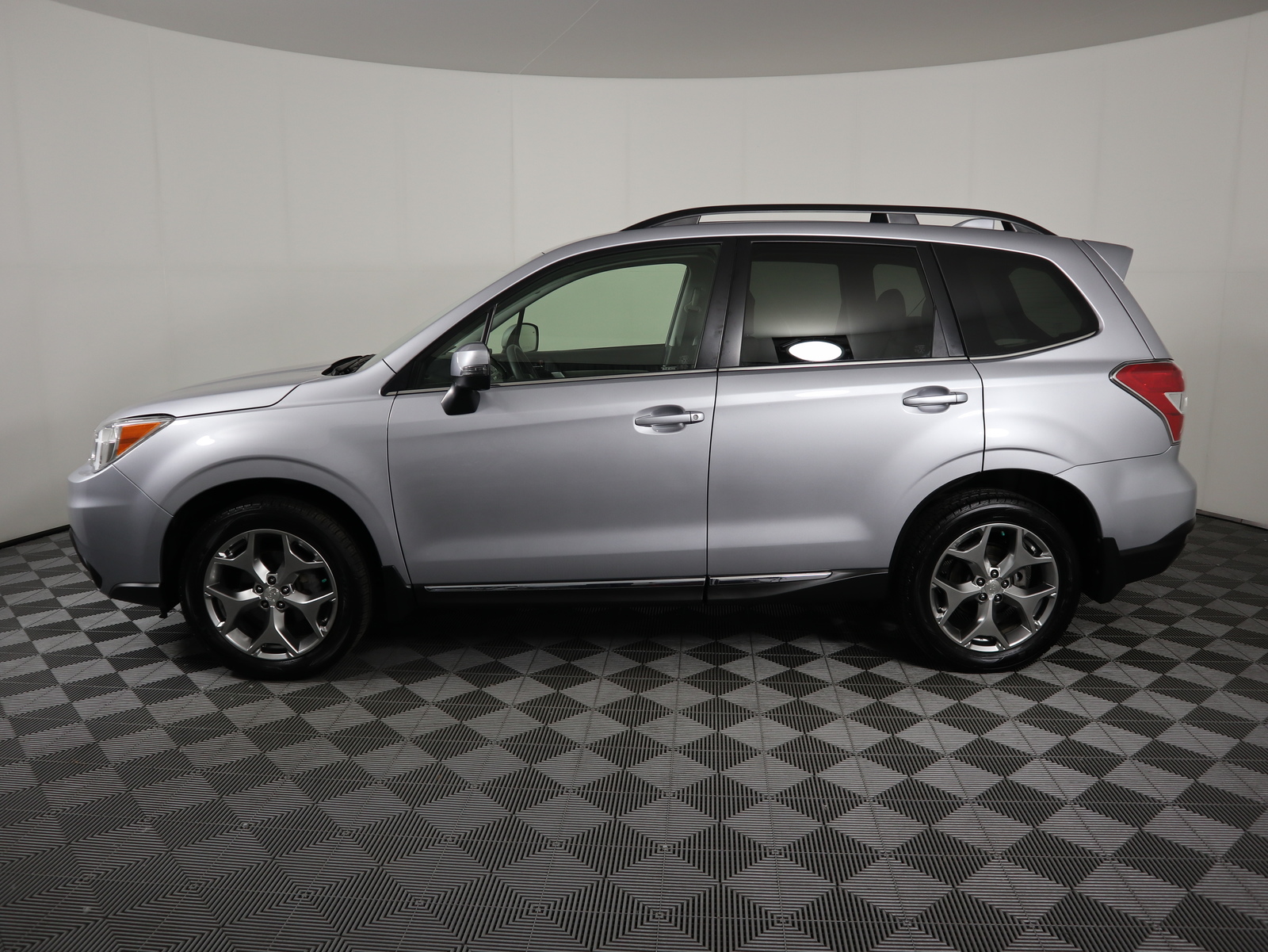 Pre-Owned 2016 Subaru Forester 4dr CVT 2.5i Touring PZEV Sport Utility ...